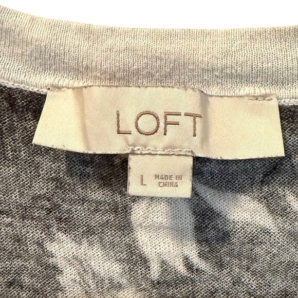 LOFT Black and Red Floral Button Front Blouse Womens Size Large - Picture 8 of 8